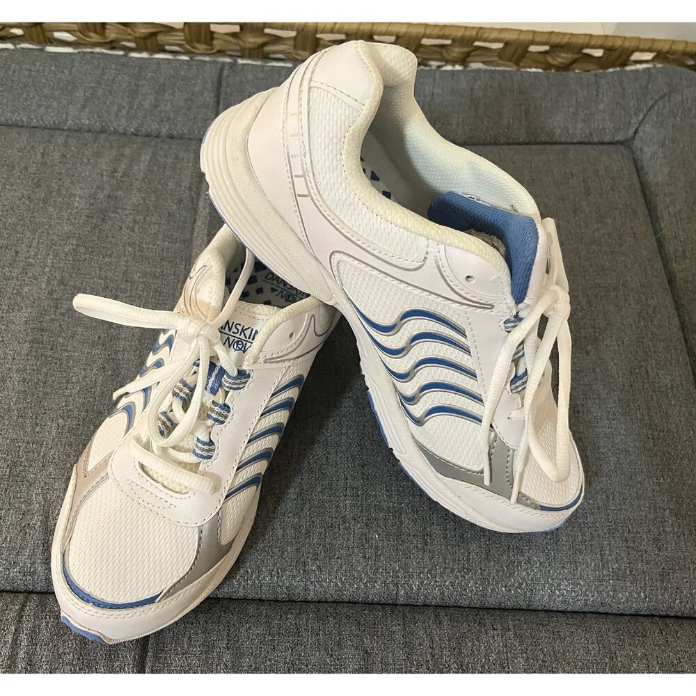 Danskin Now Womens 7 White/Blue Lace Up Athletic/Training Tennis Shoes Sneakers